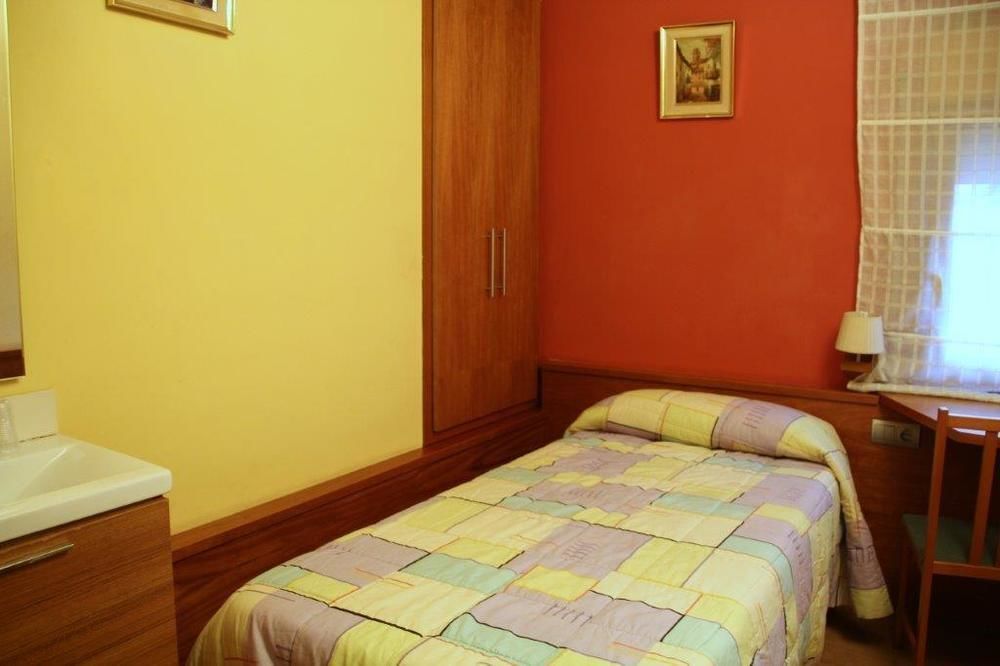 Hostal Fonda Galicia Cardedeu Exterior photo
