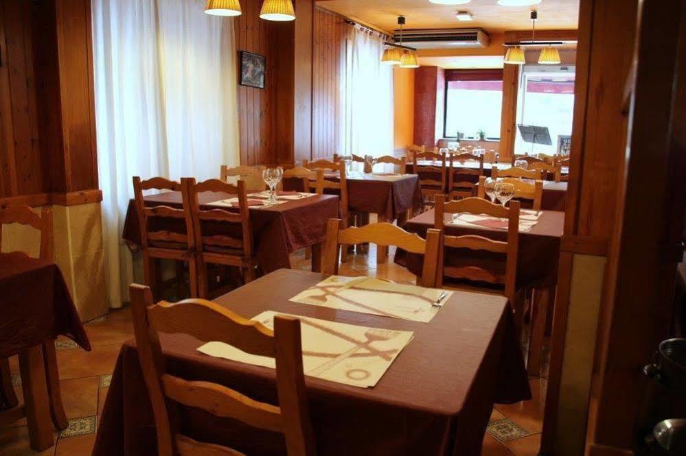 Hostal Fonda Galicia Cardedeu Exterior photo